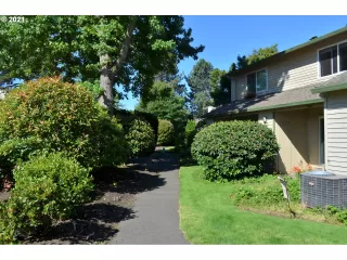 Photo #5: 21497208 Listing