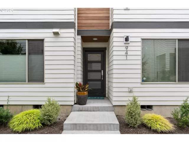 MLS: 21497229 Condo For Sale