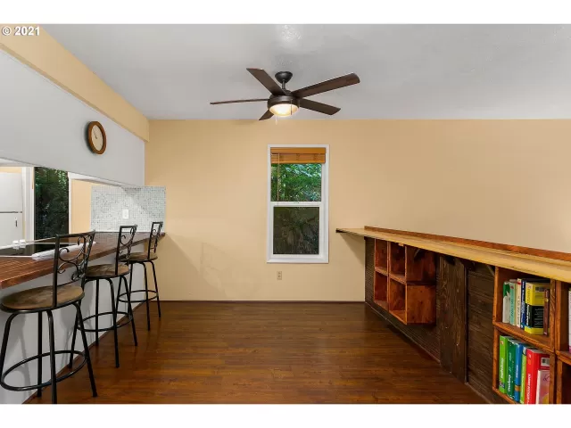 MLS: 21497535 Condo For Sale