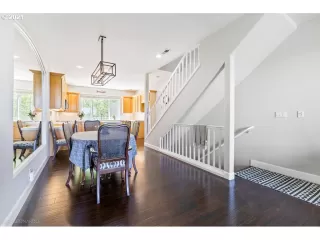 Photo #4: 21499207 Listing