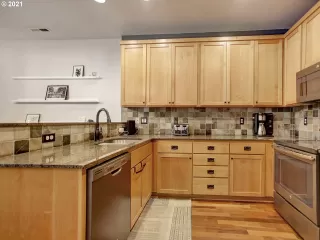 Photo #5: 21499329 Listing