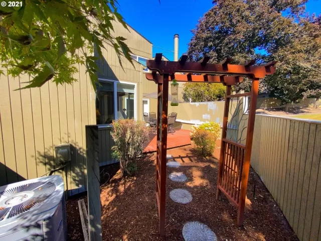 MLS: 21499358 Condo For Sale