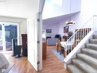 Photo #6: 21499358 Listing 