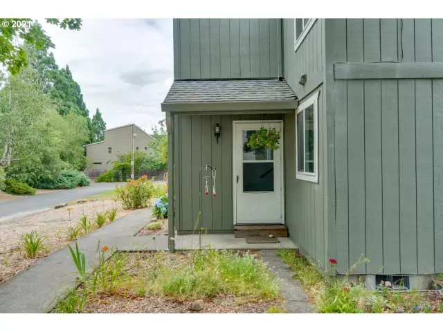 MLS: 21499389 Condo For Sale