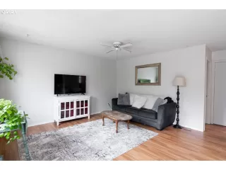 Photo #2: 21499451 Listing