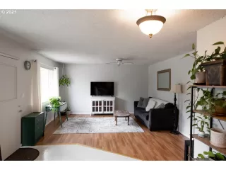 Photo #4: 21499451 Listing