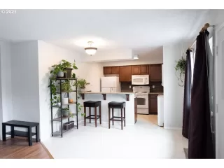 Photo #5: 21499451 Listing