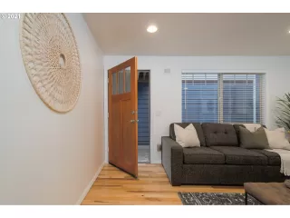 Photo #3: 21499617 Listing 