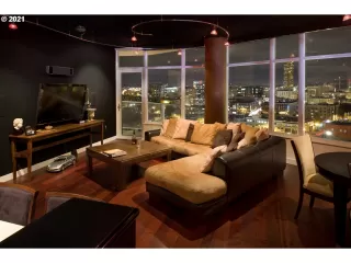 Photo #5: 21499686 Listing