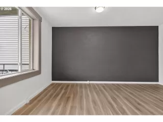 Photo #3: 214997210 Listing