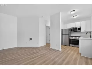 Photo #6: 214997210 Listing