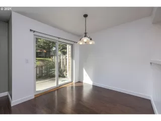 Photo #4: 21500089 Listing