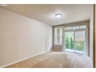 Photo #6: 21500420 Listing