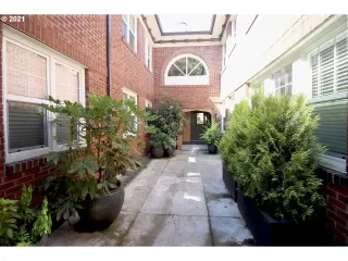 Photo #3: 21500538 Listing