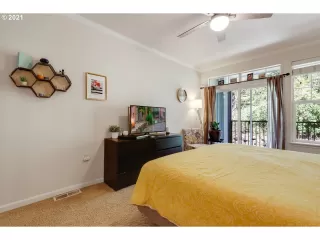 Photo #5: 21500811 Listing