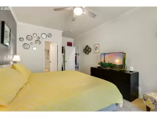 Photo #6: 21500811 Listing