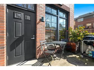Photo #1: 21501282 Listing