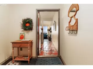 Photo #3: 21501789 Listing