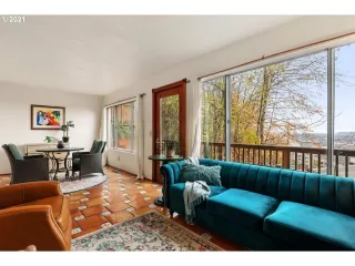 Photo #6: 21501789 Listing