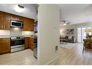 Photo #4: 21502335 Listing