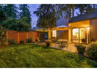 Photo #4: 21502960 Listing