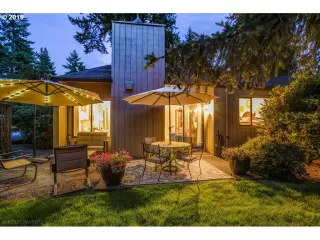 Photo #5: 21502960 Listing