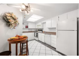 Photo #6: 21503310 Listing 