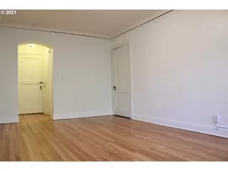 Photo #2: 21503430 Listing