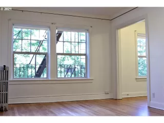 Photo #3: 21503430 Listing