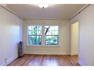 Photo #4: 21503430 Listing