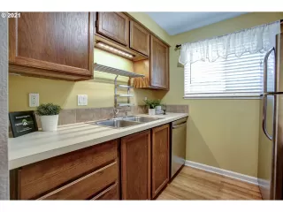 Photo #5: 21503454 Listing