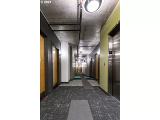 Photo #3: 21503748 Listing