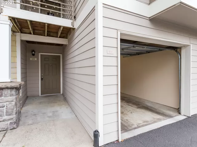 MLS: 21504103 Condo For Sale