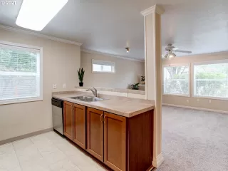 Photo #4: 21504103 Listing