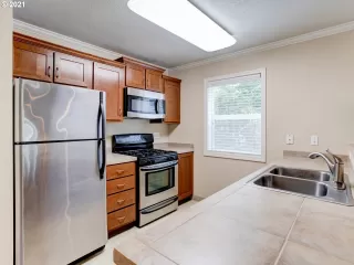 Photo #5: 21504103 Listing