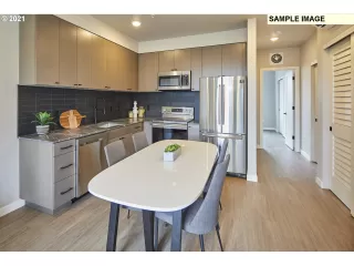 Photo #6: 21504295 Listing