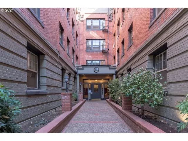 MLS: 21504898 Condo For Sale