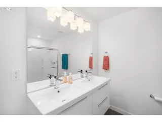 Photo #6: 21505145 Listing 