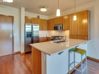 Photo #3: 21506155 Listing