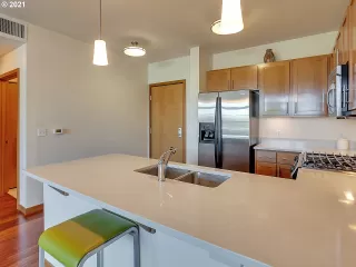 Photo #4: 21506155 Listing