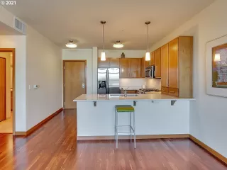 Photo #5: 21506155 Listing