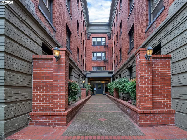 MLS: 21506591 Condo For Sale