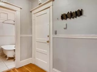 Photo #4: 21506591 Listing