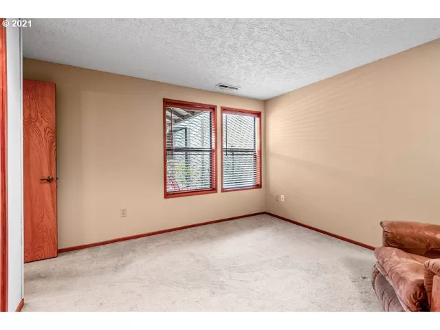 MLS: 21507609 Condo For Sale