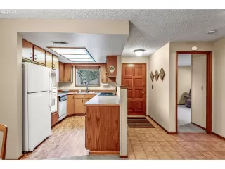 Photo #2: 21507609 Listing