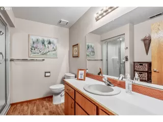 Photo #3: 21507609 Listing