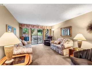 Photo #5: 21507609 Listing