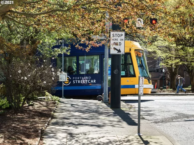 MLS: 21507733 Condo For Sale