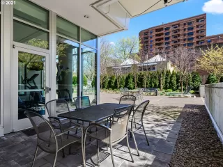 Photo #5: 21507733 Listing