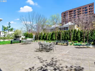 Photo #6: 21507733 Listing